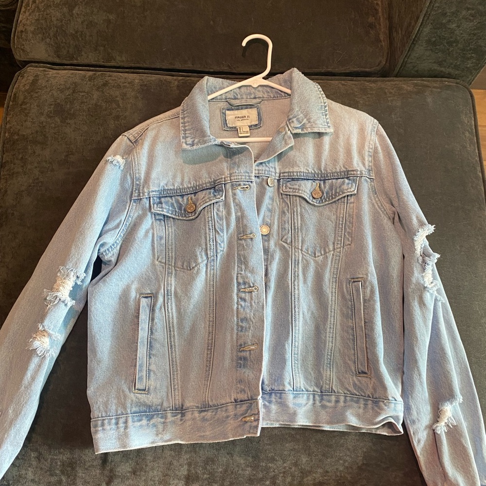 Women’s Forever 21 Distressed Light Jean Jacket size Large